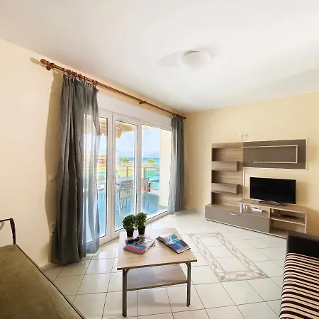 Bungalow White Apartments 아파트호텔 *