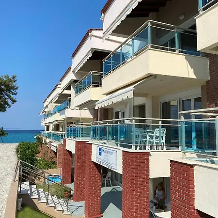 Bungalow White Apartments 아파트호텔 폴리크로노