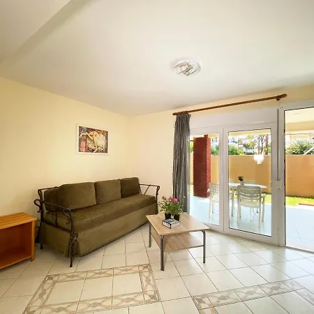 Bungalow White Apartments *