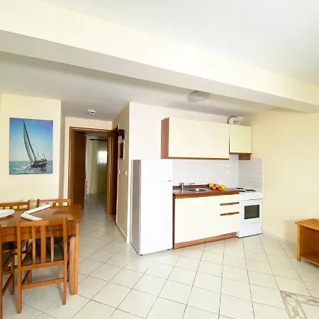 Bungalow White Apartments 아파트호텔