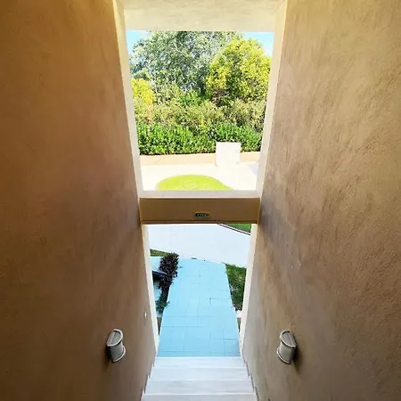 Bungalow White Apartments 아파트호텔
